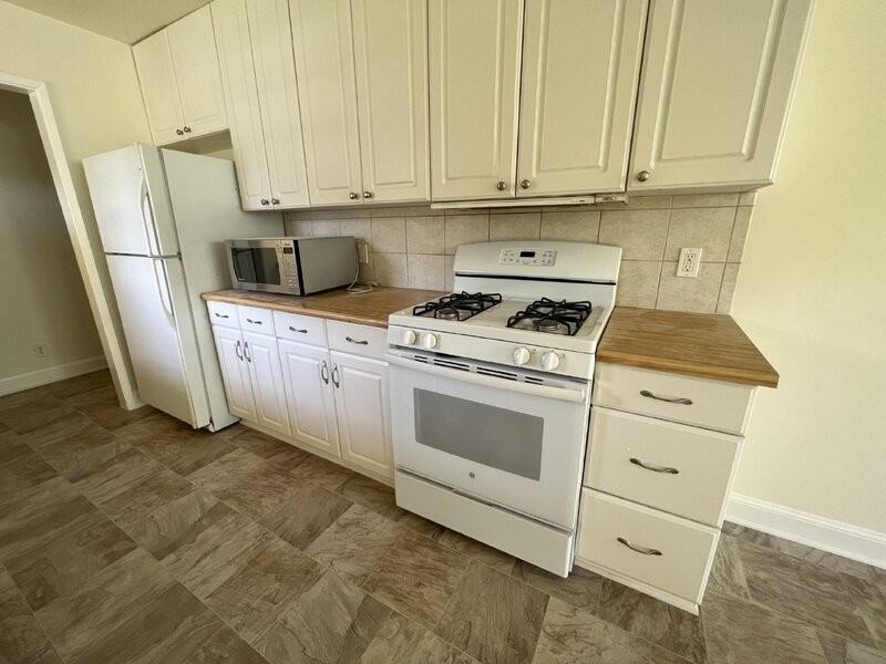 25 El Camino Dr - Photo 6 of 13