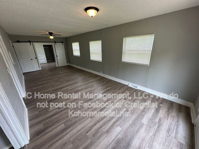 7113 N Highland Ave - Photo 7 of 25