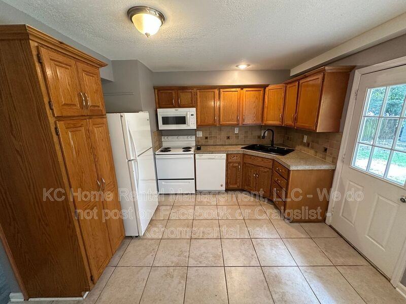 7803 E 107th St - Photo 6 of 28