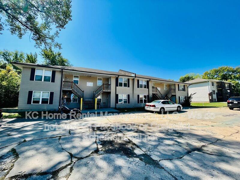 9215 E 54th St - Photo 2 of 20