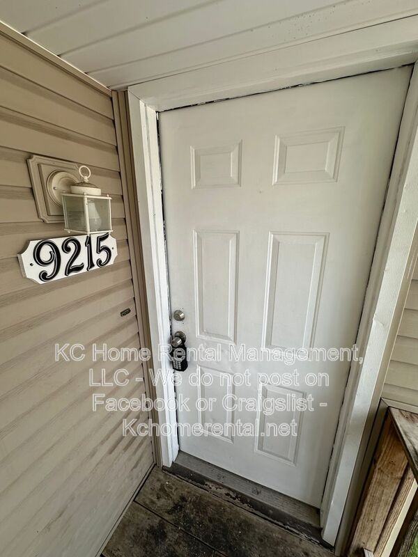 9215 E 54th St - Photo 3 of 20