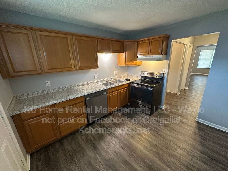 9215 E 54th St - Photo 4 of 20