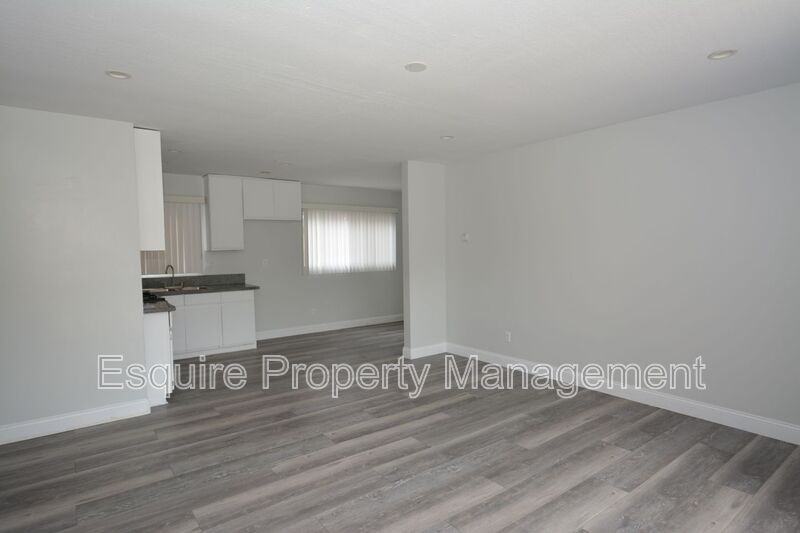 128 E B St #2 - Photo 2 of 16