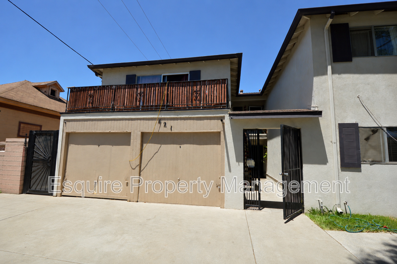 421 W 1st St #B - Photo 2 of 10