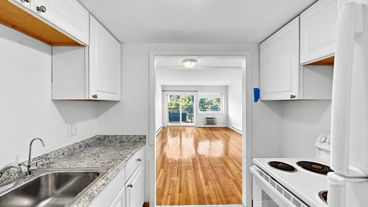 525 Highland Ave #34 - Photo 5 of 18