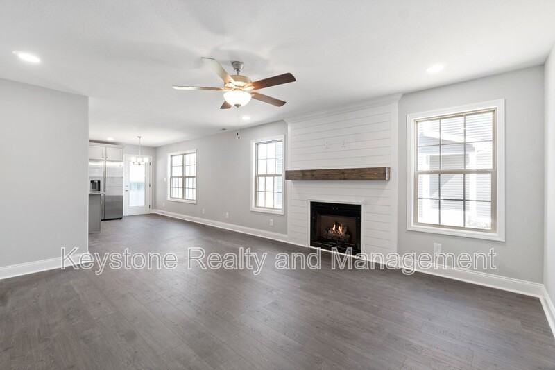 1093 Winesap Rd - Photo 3 of 16