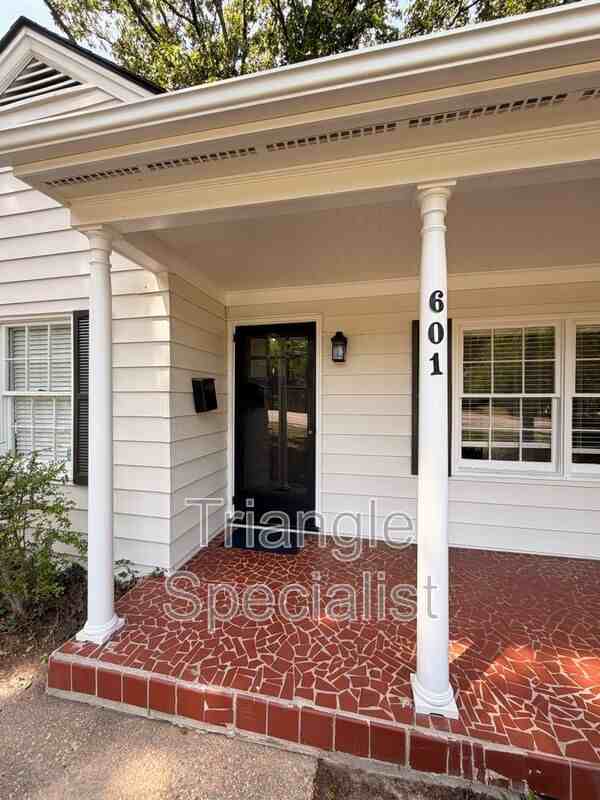 601 Dixie Trl - Photo 2 of 21