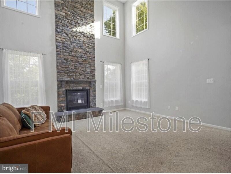19004 Mount Maple Ct - Photo 7 of 13