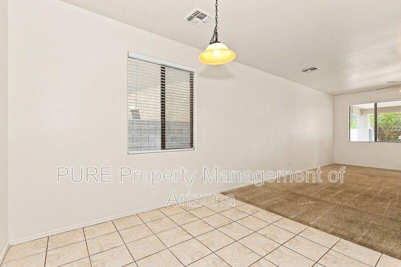 1136 E Nickleback St - Photo 3 of 20
