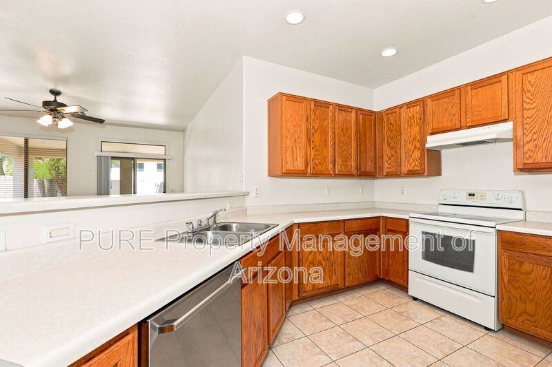 1136 E Nickleback St - Photo 5 of 20