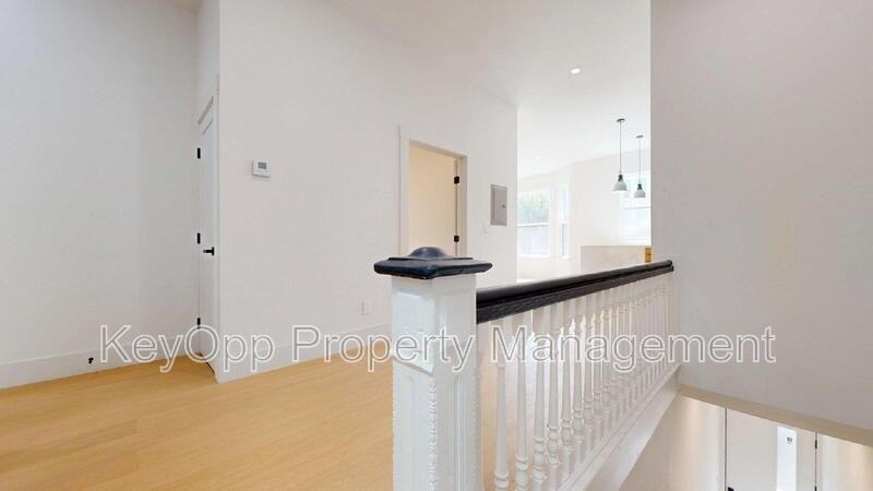 489 Guerrero St - Photo 2 of 28