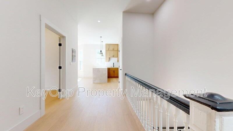 489 Guerrero St - Photo 4 of 28