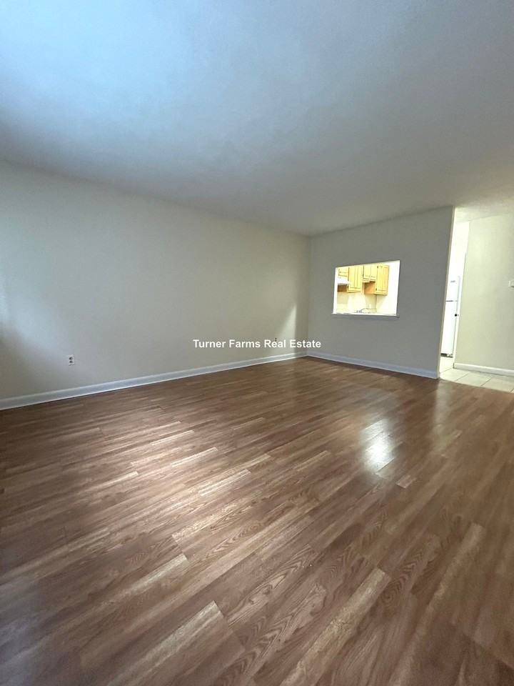 Gardner St #03B - Photo 2 of 12