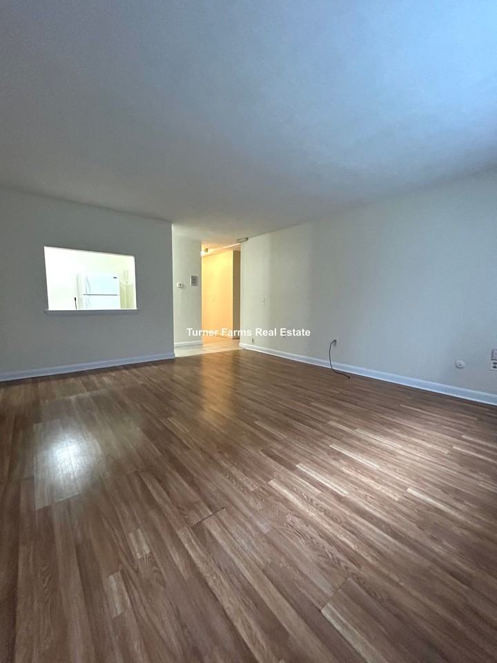 Gardner St #03B - Photo 3 of 12
