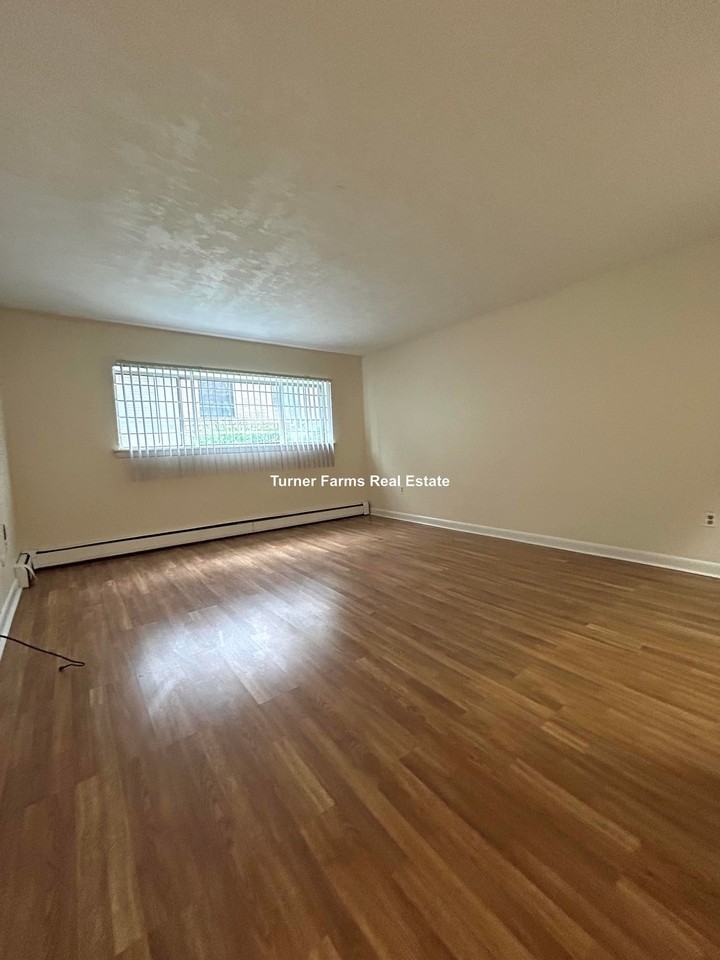 Gardner St #03B - Photo 5 of 12
