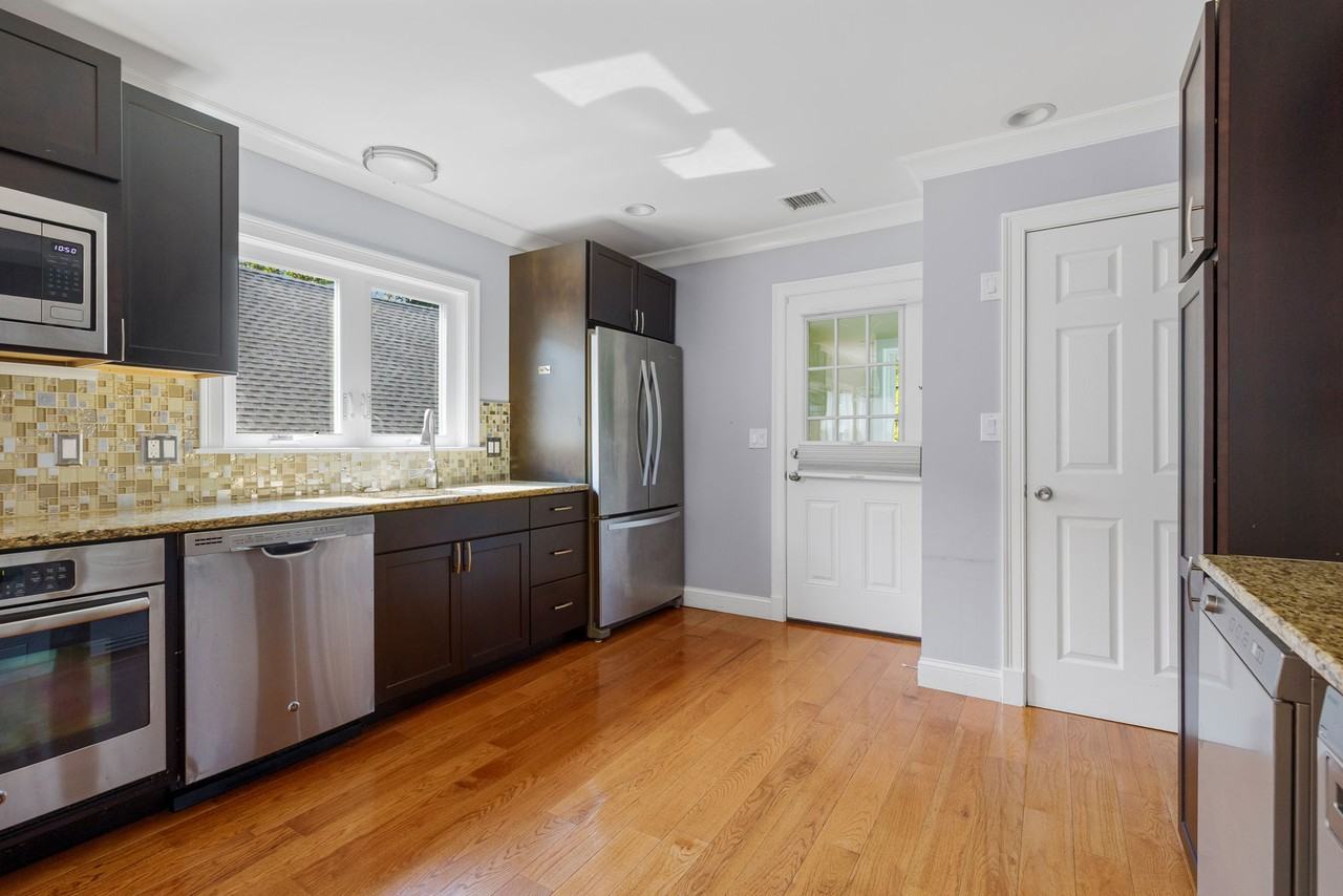 143 Williams St #3 - Photo 3 of 21