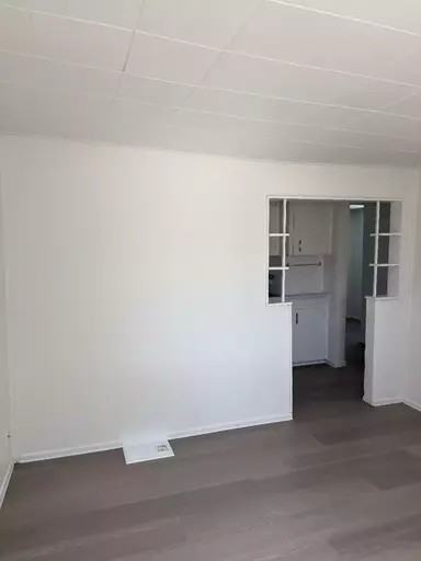 135 Larche Ave E - Photo 5 of 10