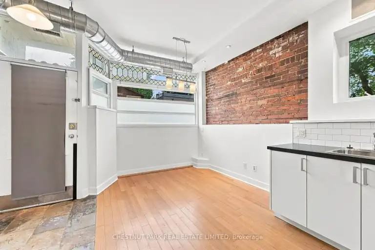 208 Greenwood Ave #1 - Photo 3 of 15