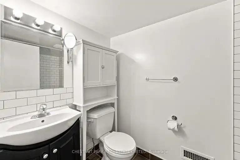 208 Greenwood Ave #1 - Photo 5 of 15