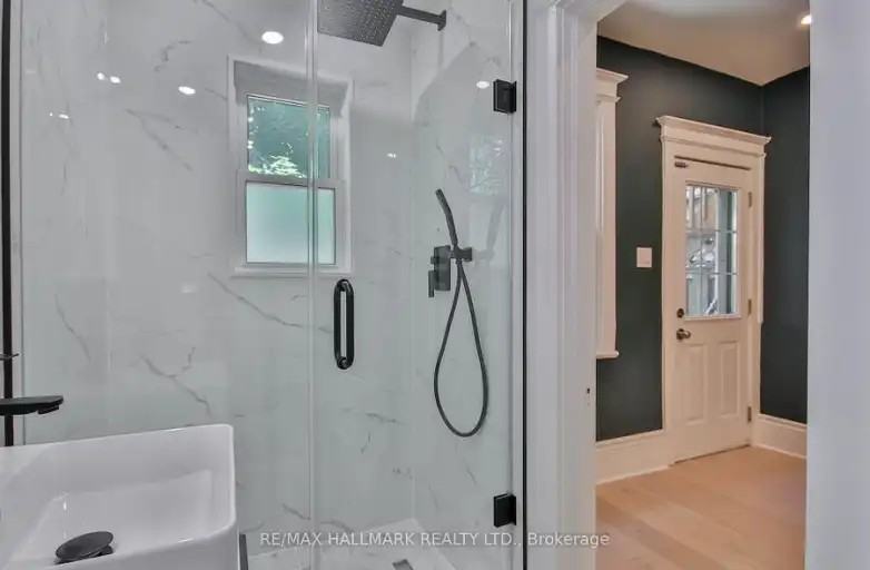 639 Broadview Ave - Photo 4 of 21