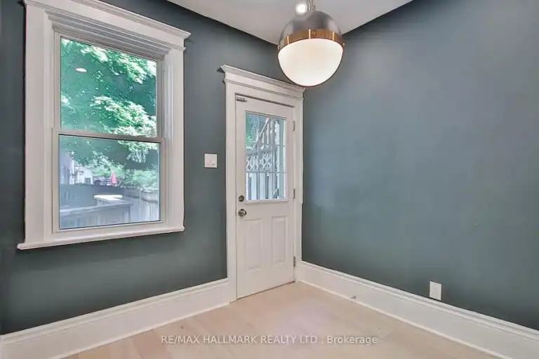 639 Broadview Ave - Photo 6 of 21