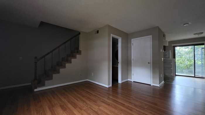 1507 Linden Ave #14 - Photo 2 of 5