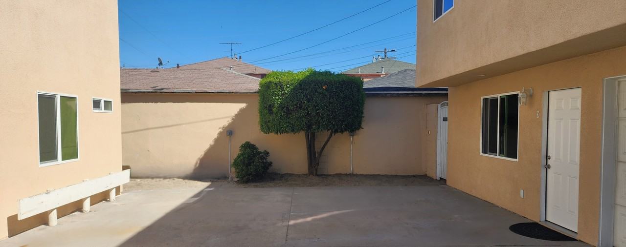 2574 Southern Avenue #B - Photo 3 of 21