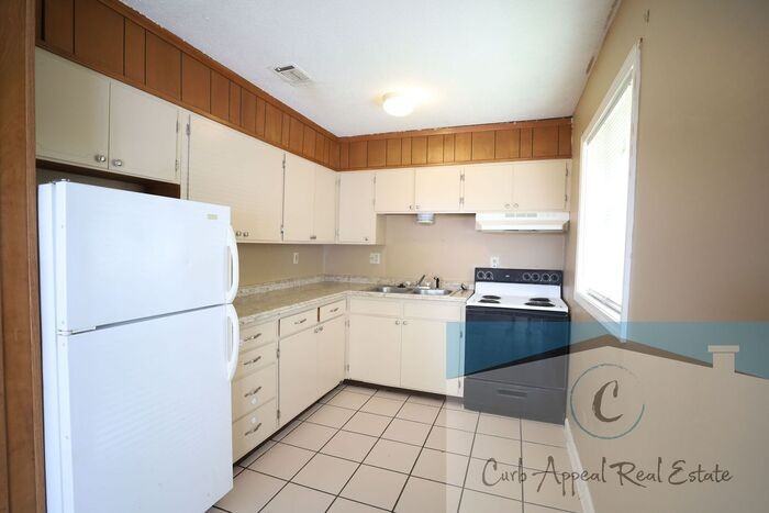 1802 Fairlane Ave #B - Photo 2 of 7