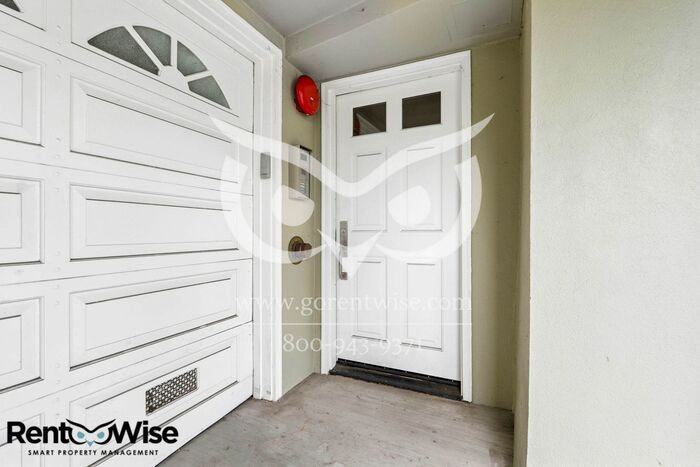 727 Moraga St - Photo 3 of 50