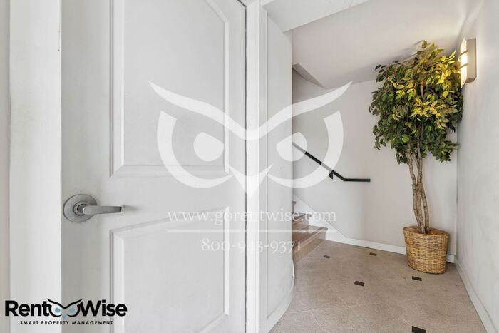 727 Moraga St - Photo 5 of 50
