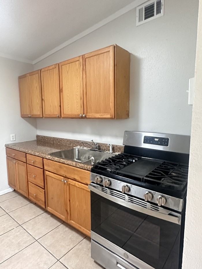 420 Lakeview Ave - Photo 7 of 19