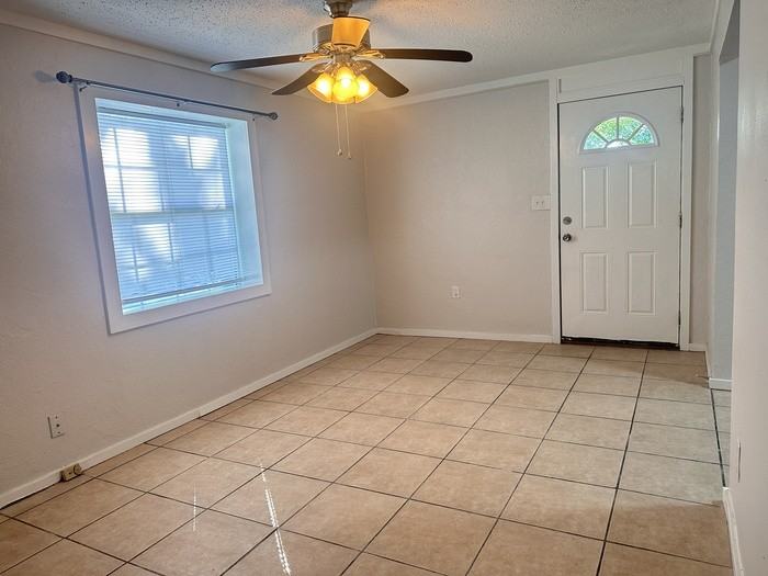 420 Lakeview Ave - Photo 7 of 18