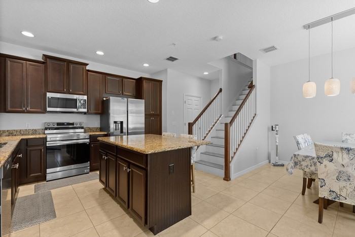 9496 Strongbark Ln - Photo 7 of 30