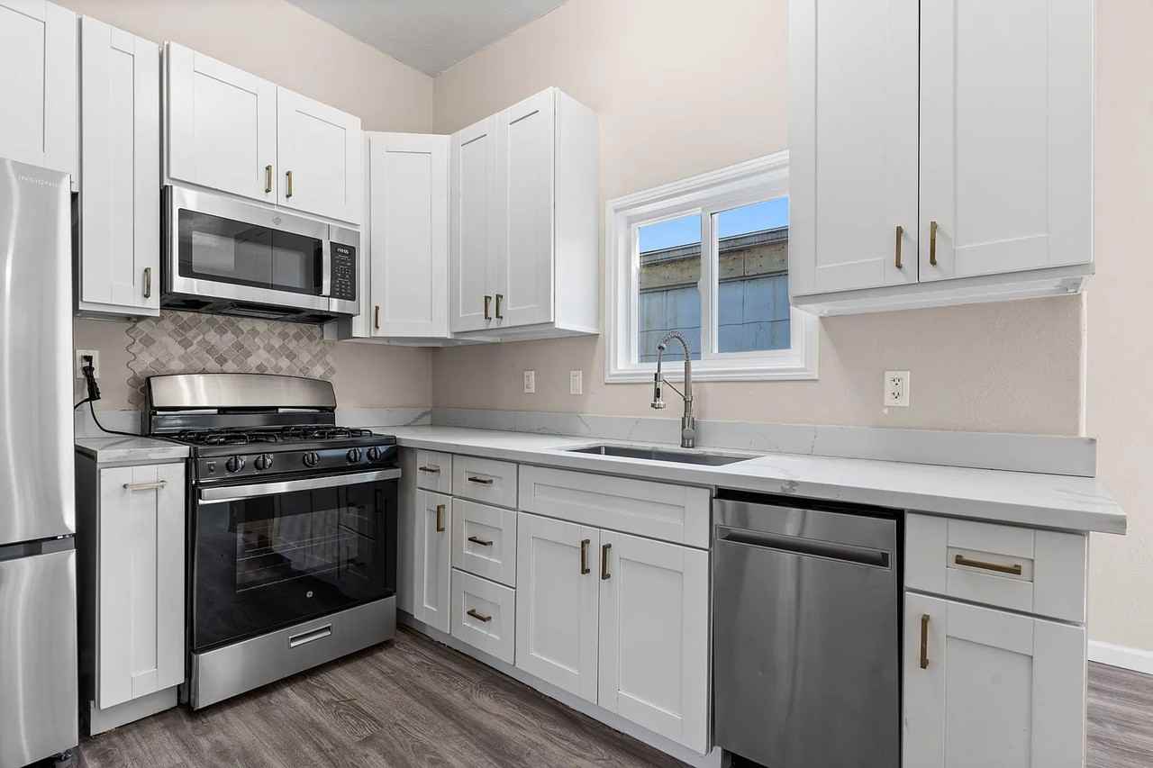 2364 E 16th St #2 - Photo 6 of 21