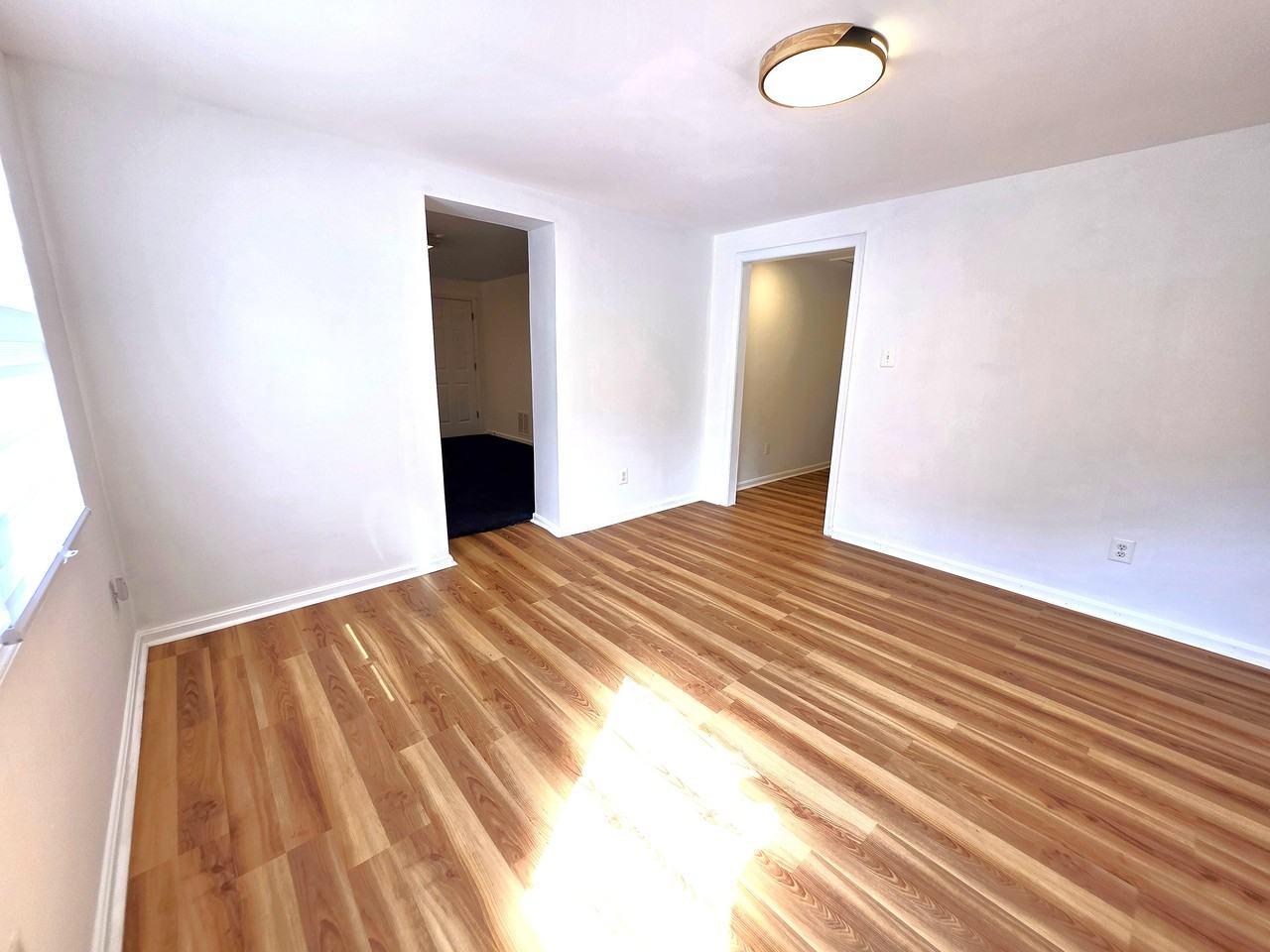 12106 Hunters Lane - Photo 2 of 10