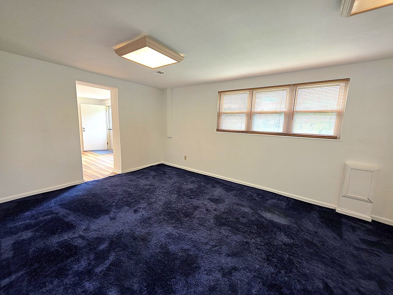 12106 Hunters Lane - Photo 5 of 10