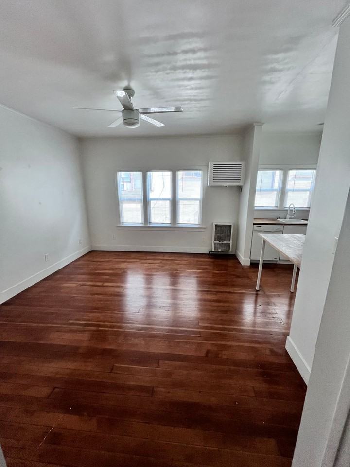 2050 Dracena Dr. - Photo 2 of 4