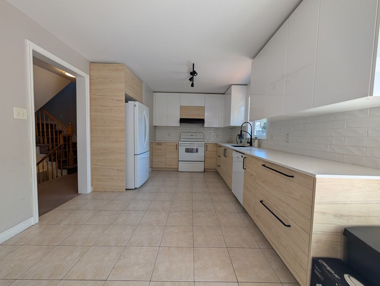 14 Stone Hill Place - Photo 6 of 25