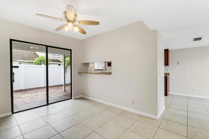 202 Lakewood Drive - Photo 3 of 8