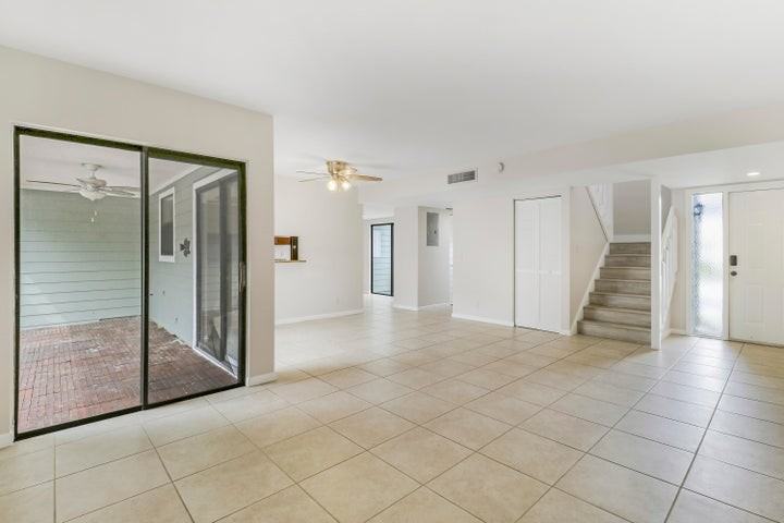 202 Lakewood Drive - Photo 5 of 8