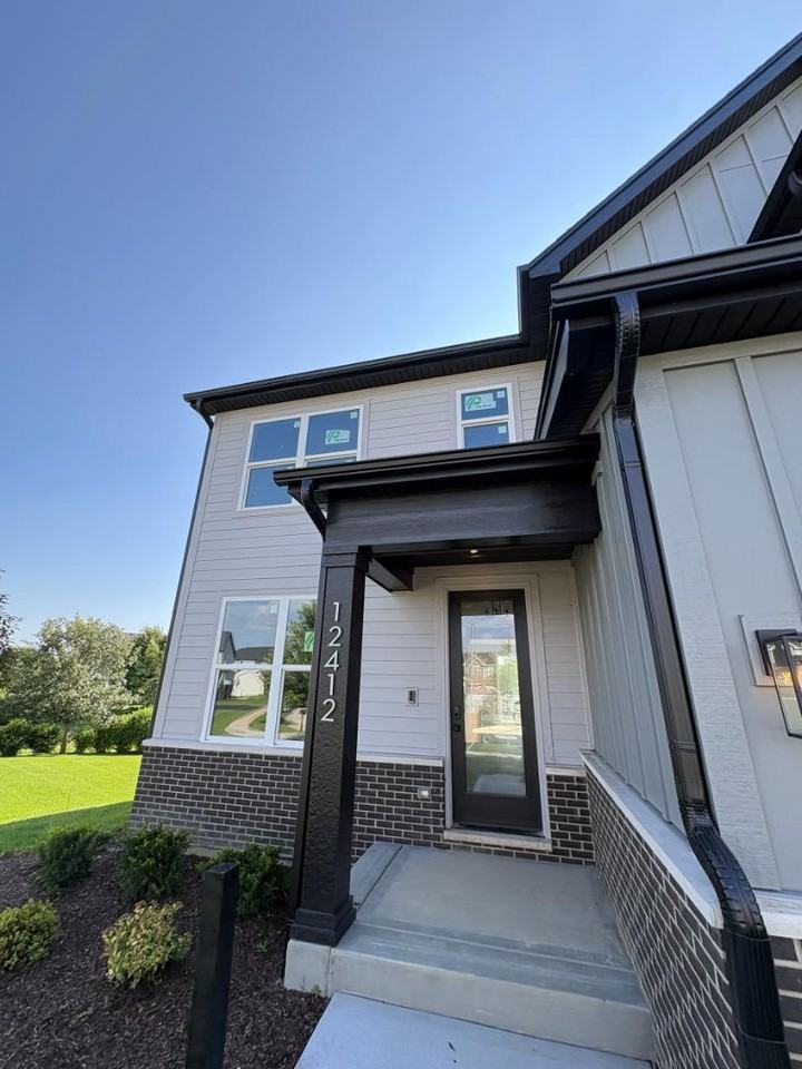 12412 Limerick Ln - Photo 3 of 20
