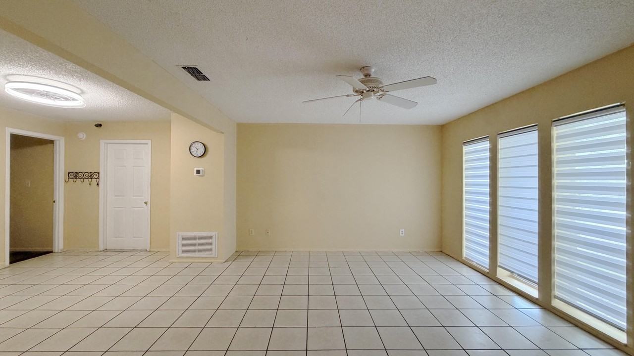 889 Hendry Dr #1 - Photo 2 of 12
