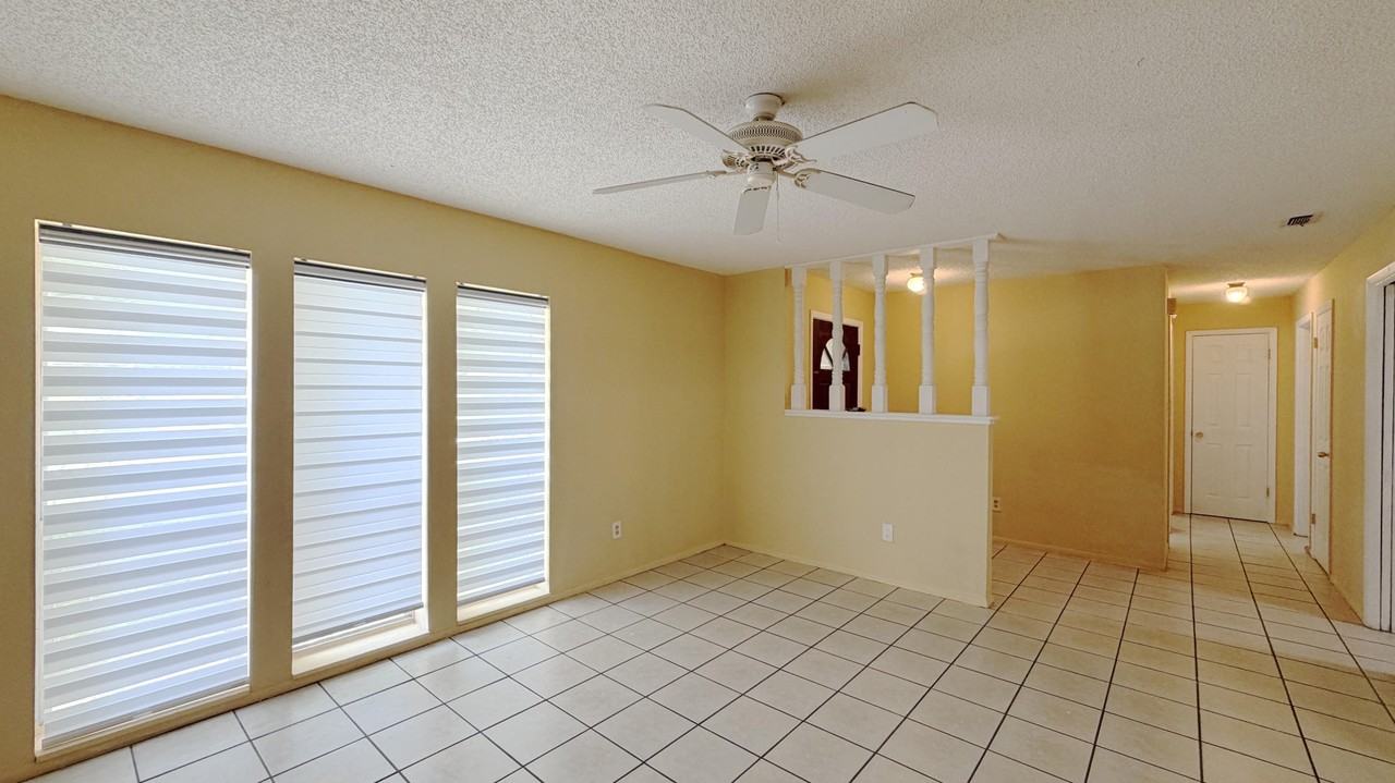 889 Hendry Dr #1 - Photo 3 of 12