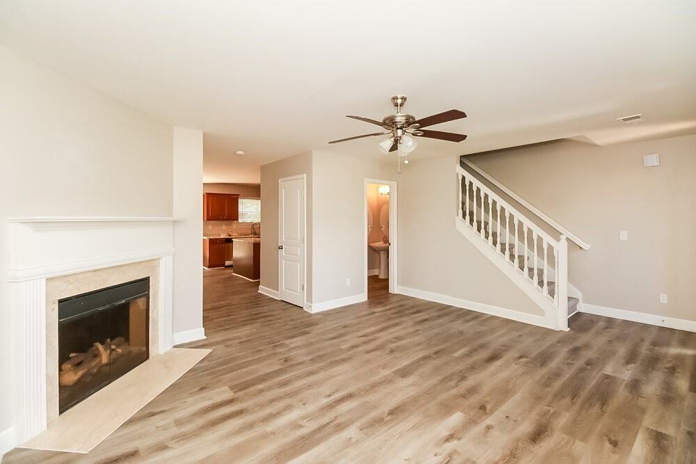 2113 Anchor Ct - Photo 5 of 17