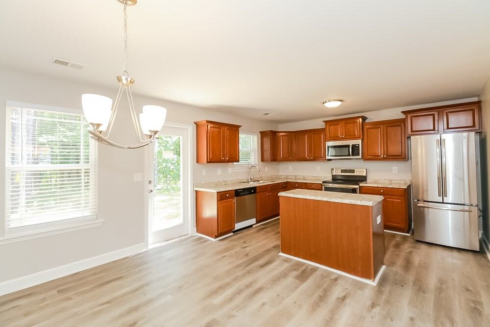 2113 Anchor Ct - Photo 6 of 17