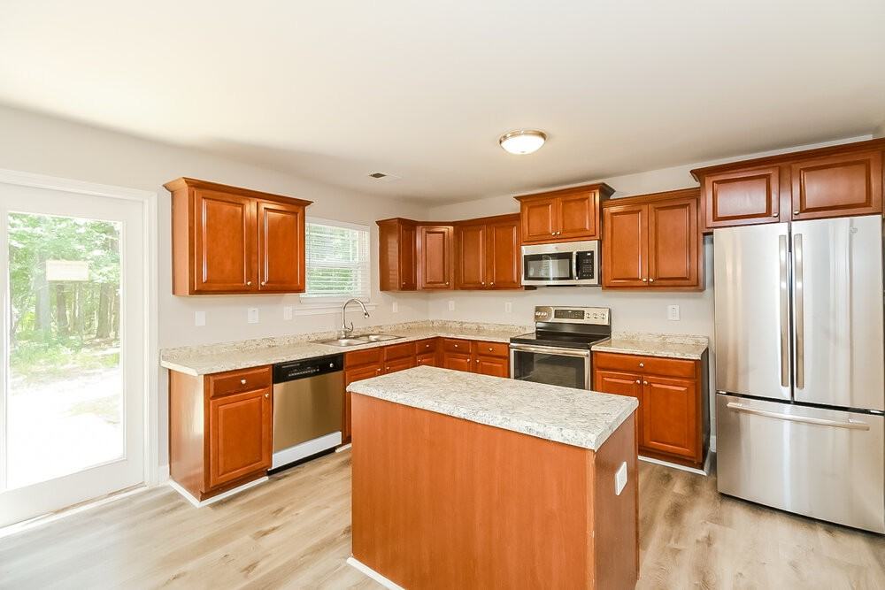 2113 Anchor Ct - Photo 7 of 17