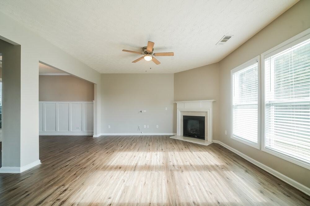 216 Winterbury Dr - Photo 5 of 17