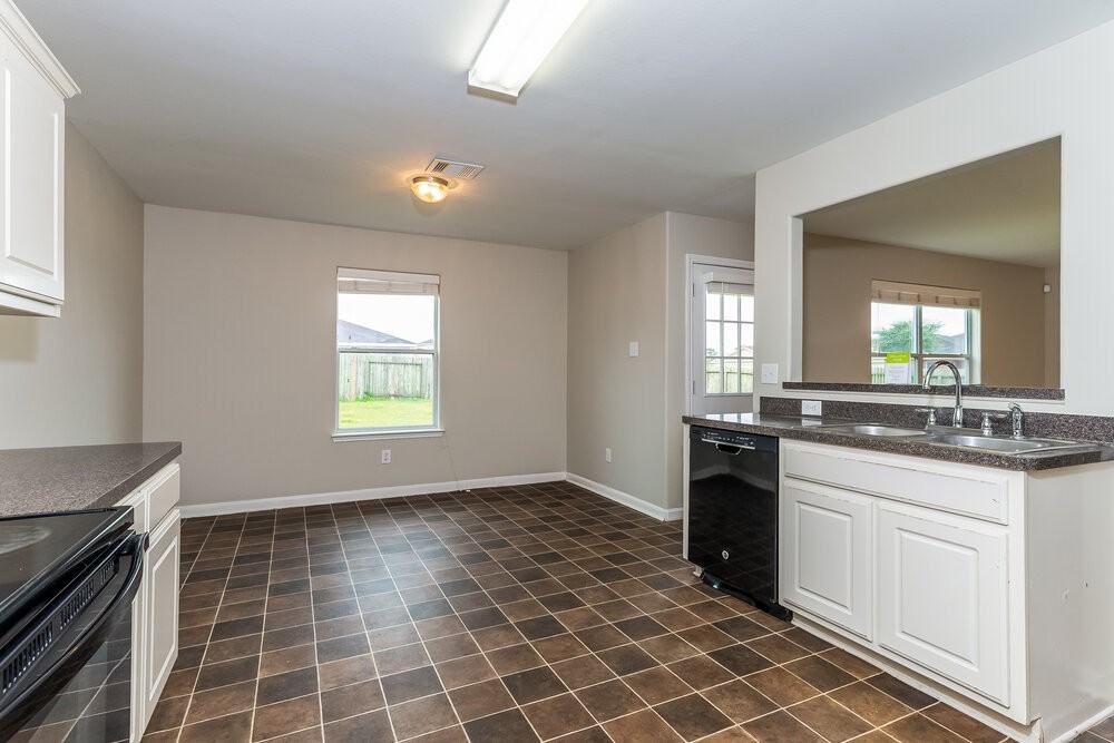 4419 Thistle Pond Ct - Photo 5 of 15