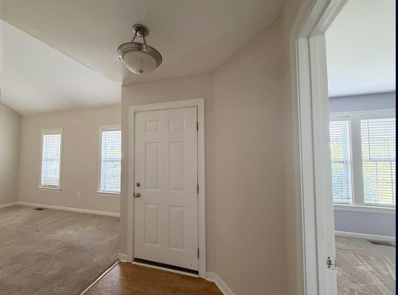 245 Jarrett Bay Ln #1 - Photo 4 of 50