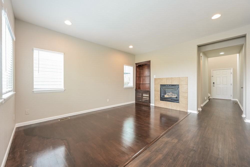 3537 E 141st Pl - Photo 5 of 18